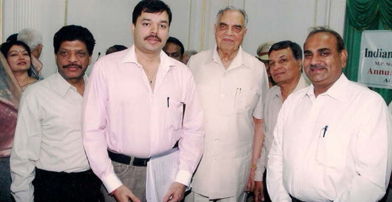 Sanidhya - Group photo at annual trade association event